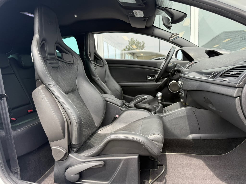 Renault Megane coupé 2.0 rs turbo 250