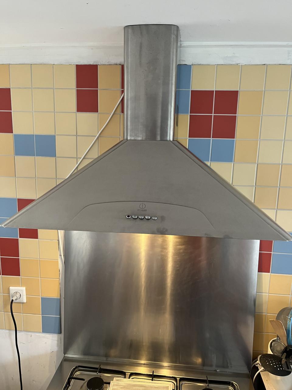 5-pits gasfornuis met oven en bijpassende afzuigkap/dampkap