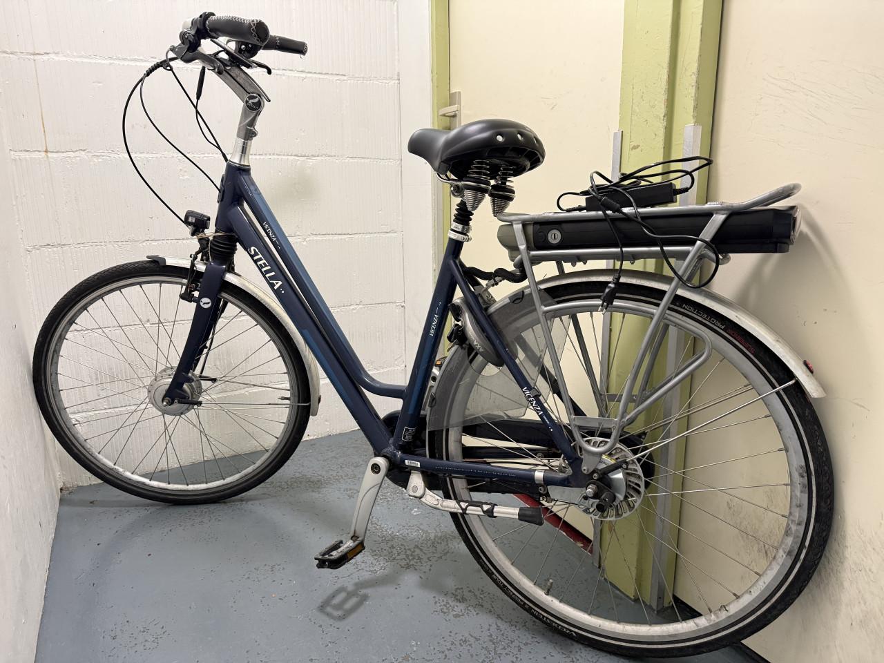 2 stella elektrische damesfietsen