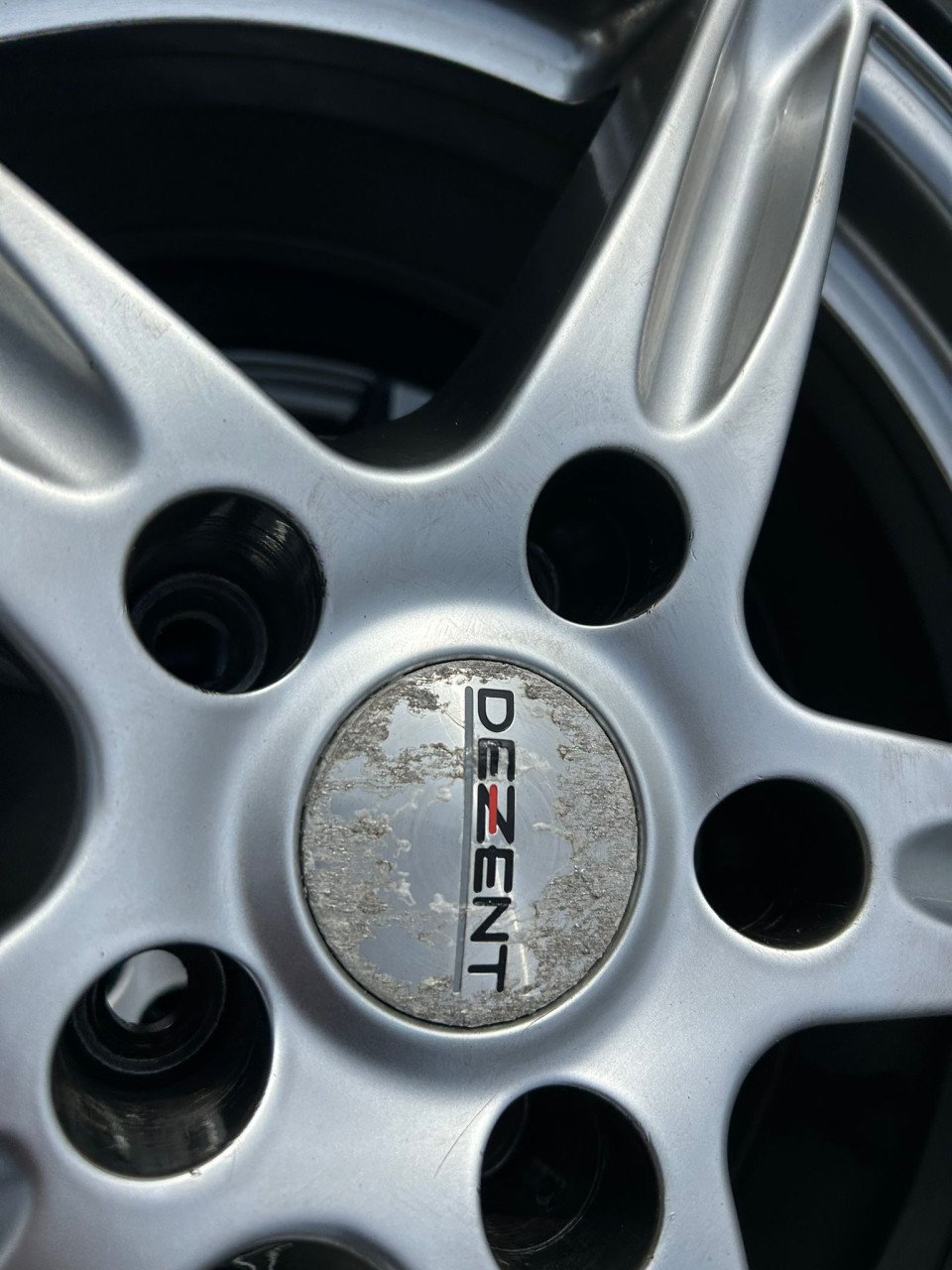 DEZENT ALUMINIUM VELGEN MET VREDESTEIN WINTRAC XTREM S BANDEN 16 INCH