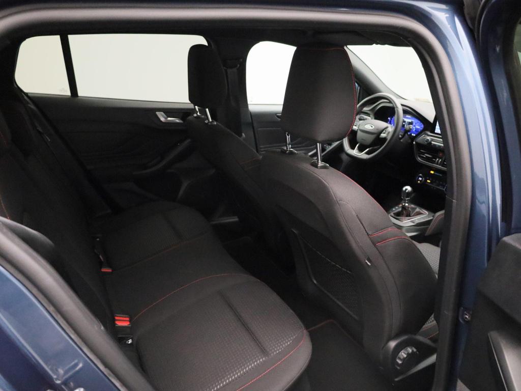 Ford Focus wagon 1.0 ecoboost hybrid st line x business trekhaak - all-weat