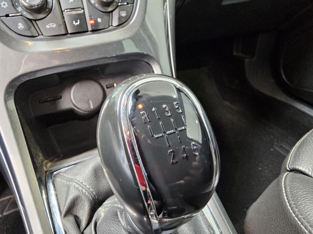 Opel Astra 1.6 turbo cosmo