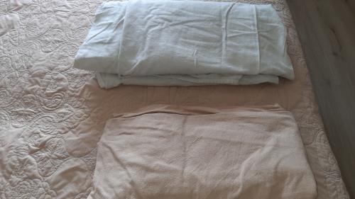 2 tweepersoons hoeslakens flanel