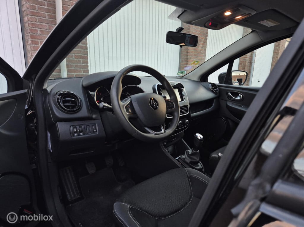 Renault Clio 0.9 tce zen / 1e eigenaar / dealeronderhouden / trekhaak / air