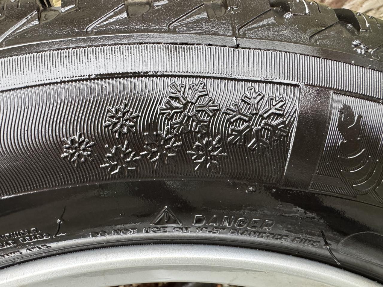 4 Winterbanden met LM velgen 205/60 R16