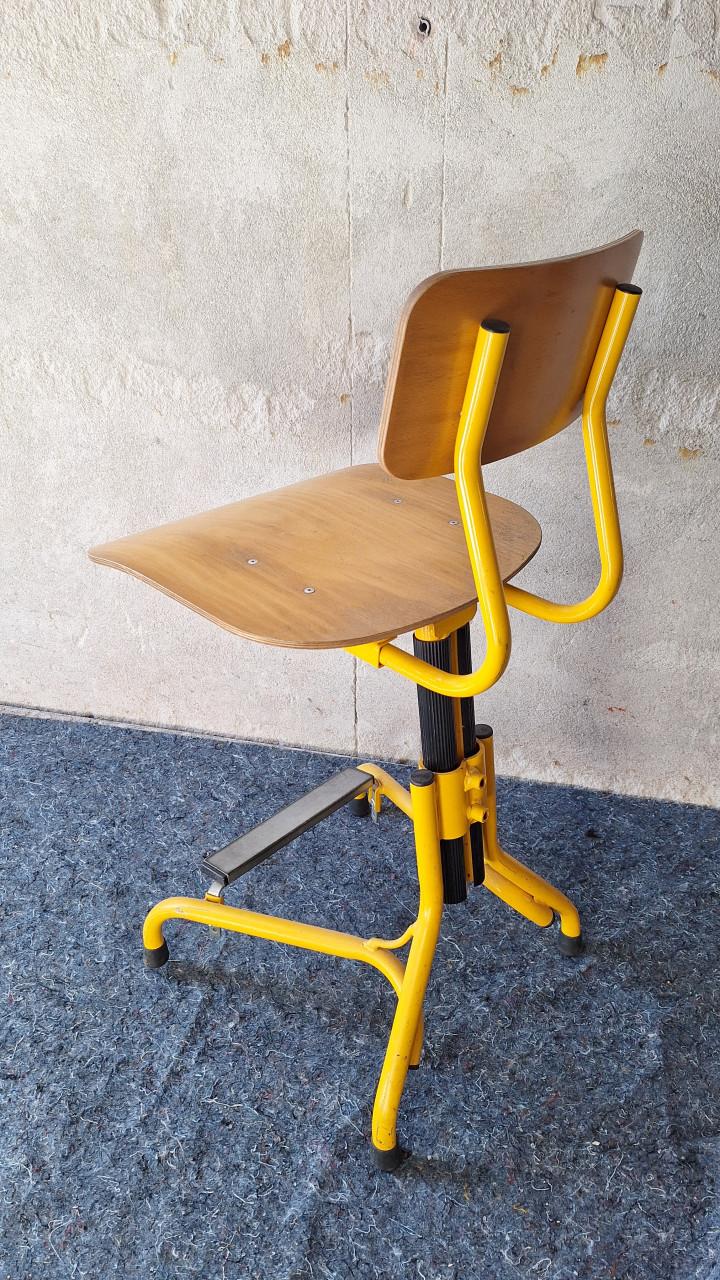 Atelierstoel Hergon retro antiek