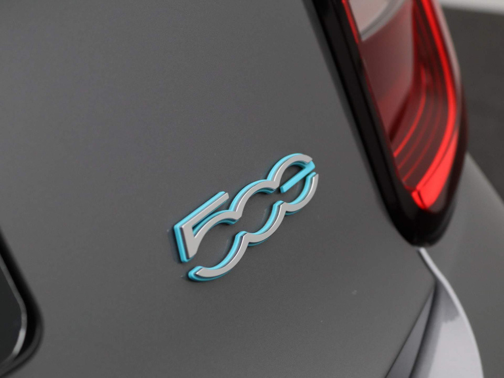 Fiat 500 icon 42 kwh | navigatie | ecc | parkeersensoren | lichtmetalen vel