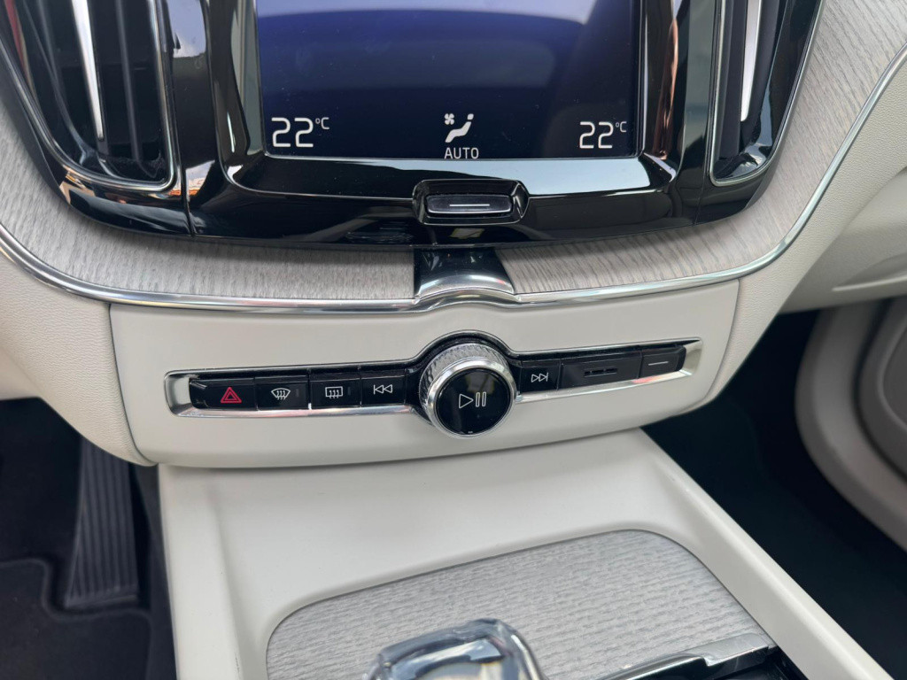 Volvo XC60 2.0 recharge t8 awd inscription