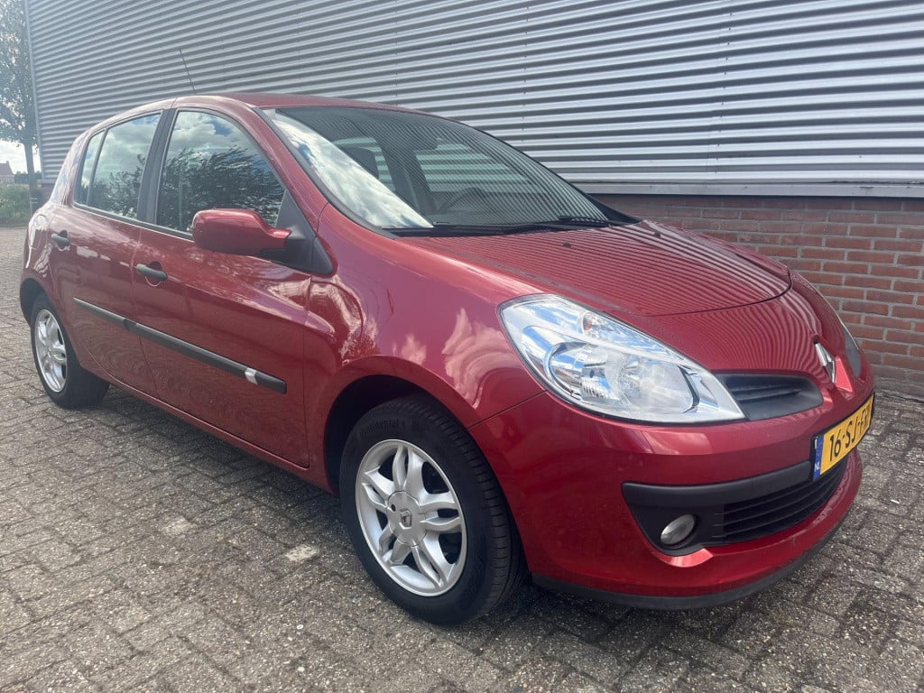 Renault Clio 1.6-16v dynamique luxe | orig. nl | nwe distributie