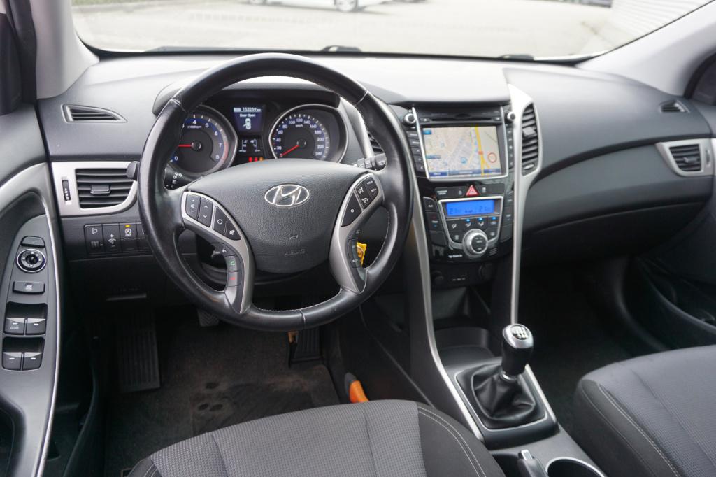 Hyundai I 30 1.6 gdi i-motion plus climate / navi / cruise / camera / parke