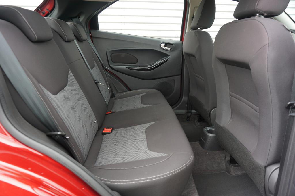 Ford KA ka+ 1.2 trend ultimate airco / cruise / parkeers. / bt / trekhaak /