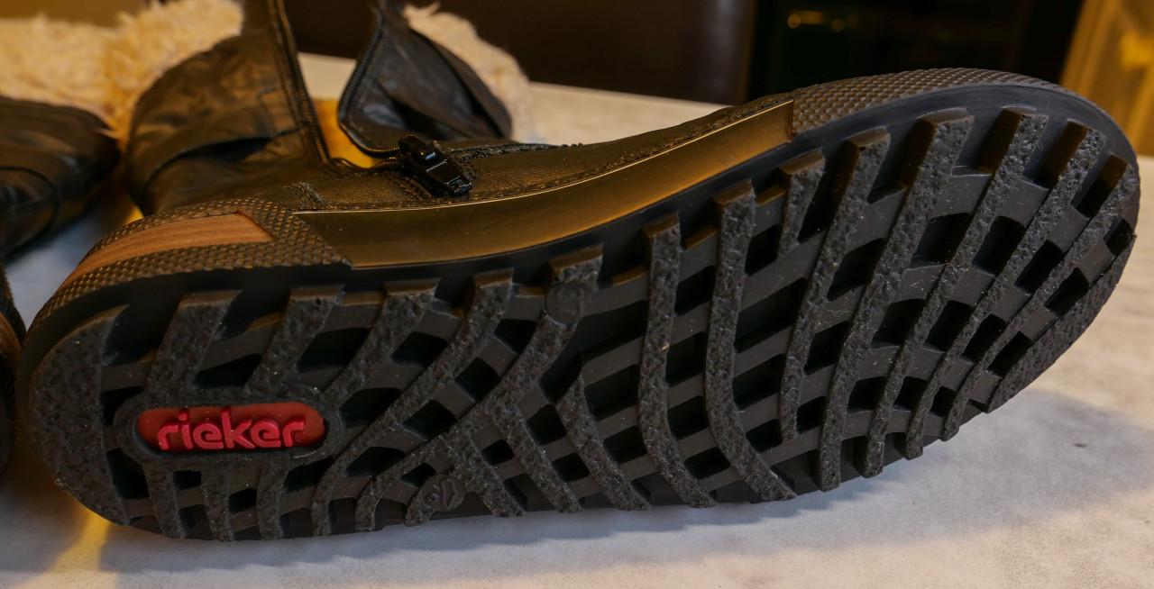 Mooie nieuwe dameslaarzen , Maat 37