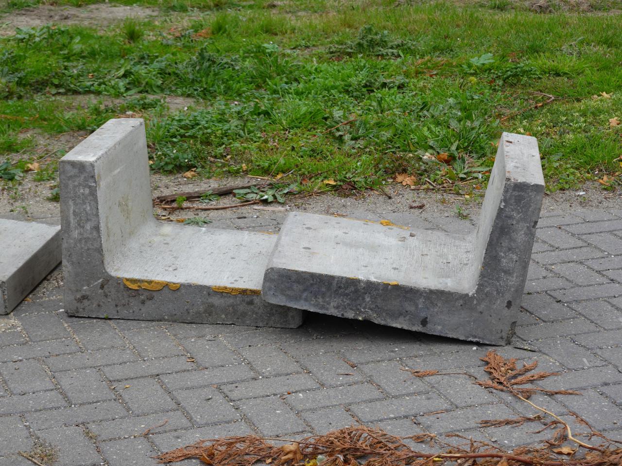 Partij betonnen keerwand te koop