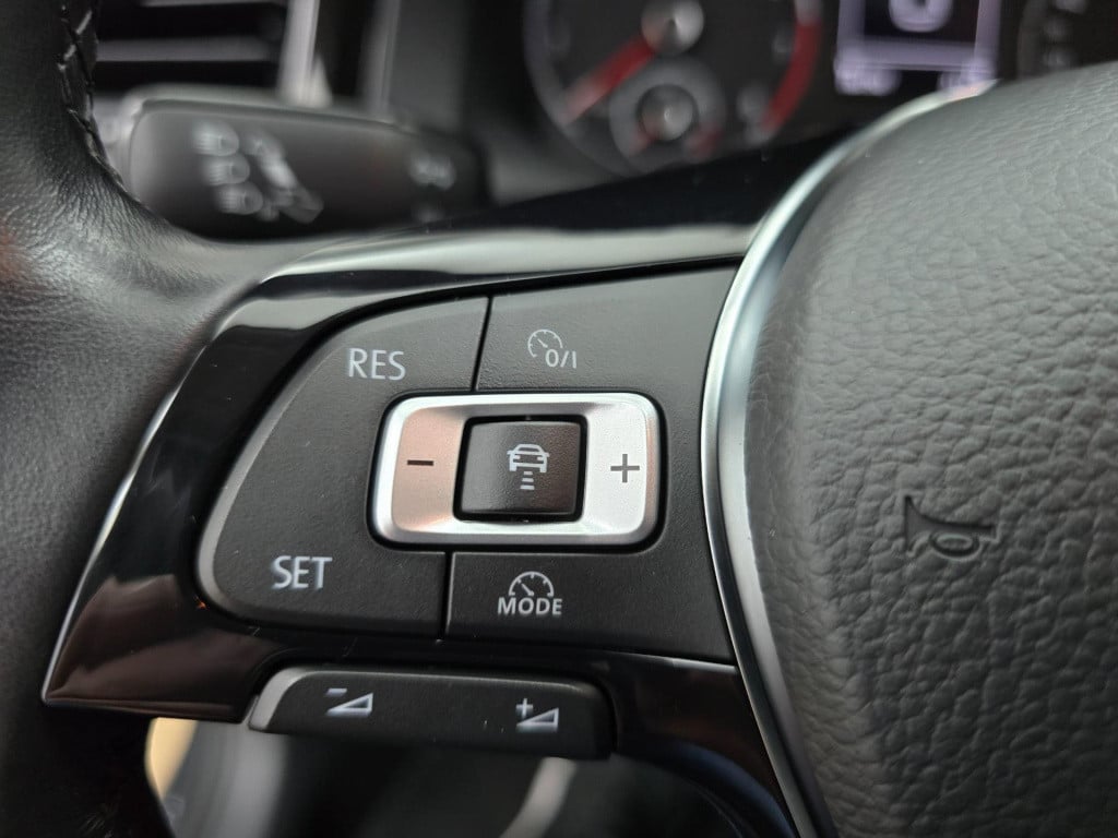 Volkswagen Polo occasion 1.0 tsi luxe versie met adapt. cruise en carplay |