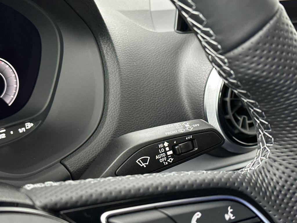 Audi Q2 s edition 35 tfsi 110 kw / 150 pk hatchback 7 vers