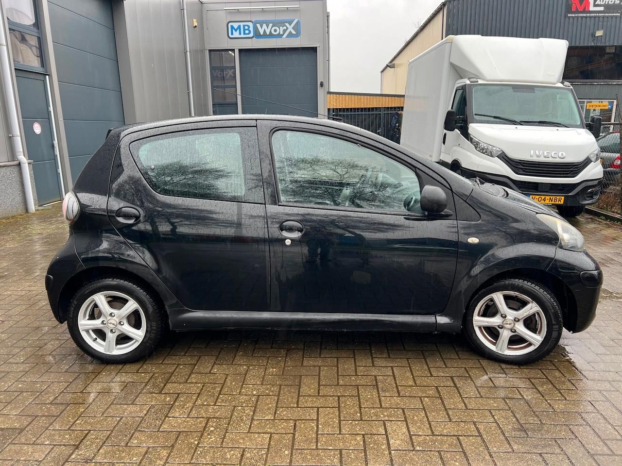 Toyota Aygo 1.0-12V Access 122.868KM Jaar apk