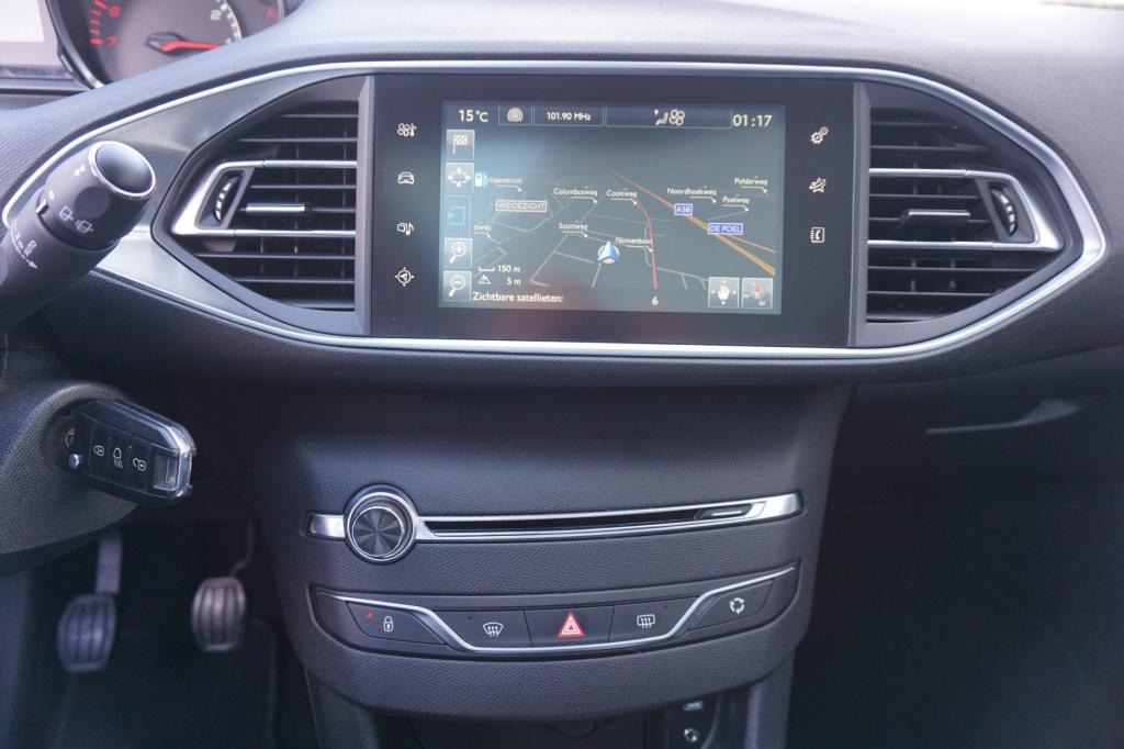 Peugeot 308 sw 1.2 e-thp blue lease executive climate / navi / cruise / pan