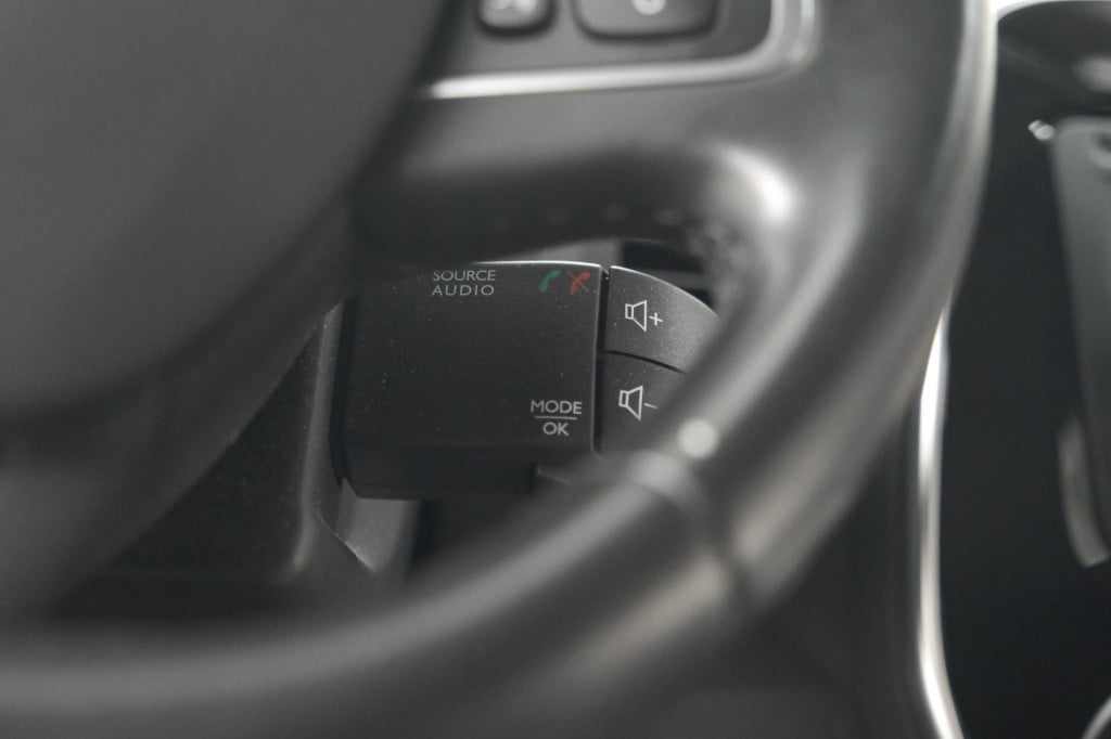 Renault Captur tce 90 intens | lage kilometerstand | parkeersensoren | navi