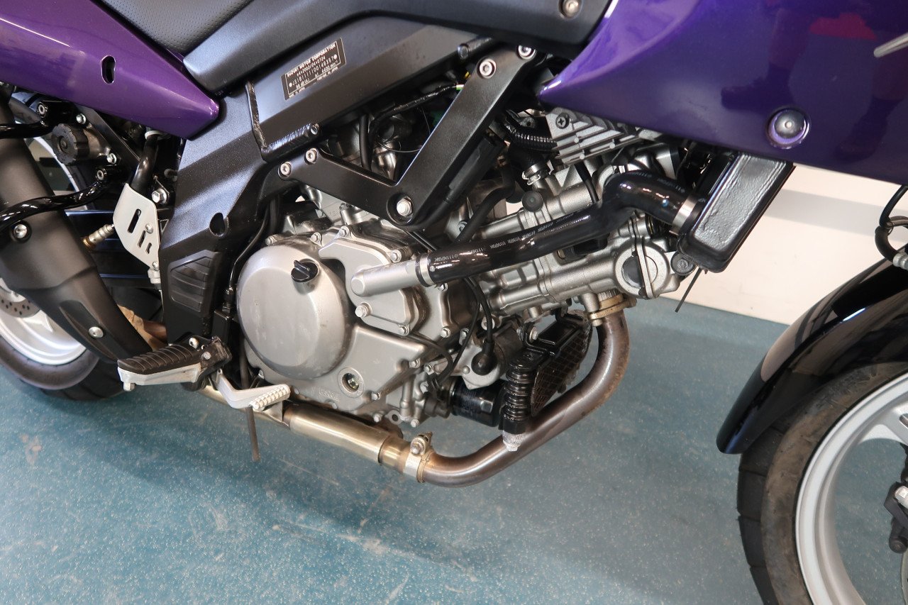 Suzuki V-Strom 650 2011 slechts 7450 km!