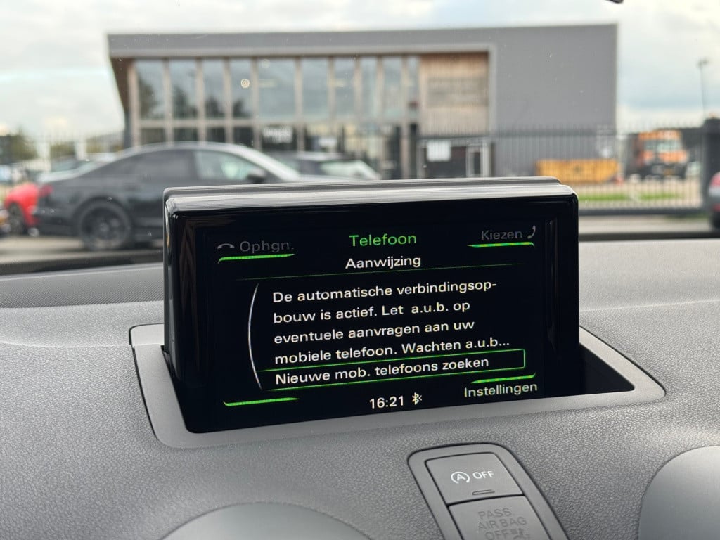 Audi A1 Sportback 1.0 tfsi s-line * navigatie * cruise control * nap