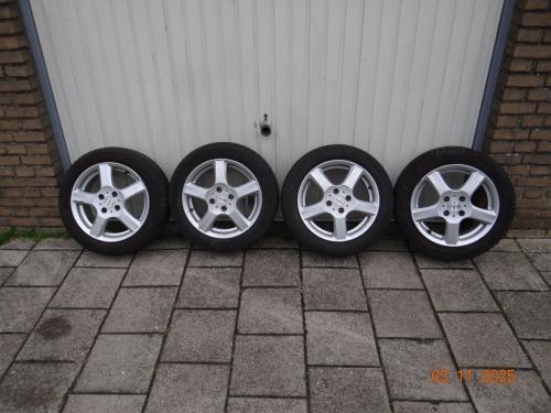 Aluminium velgen met winterbanden