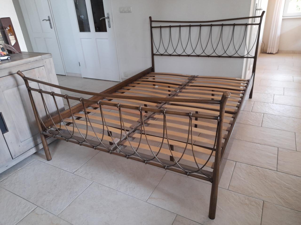 2 persoons bed 140 x 200 ( in goede nette staat )