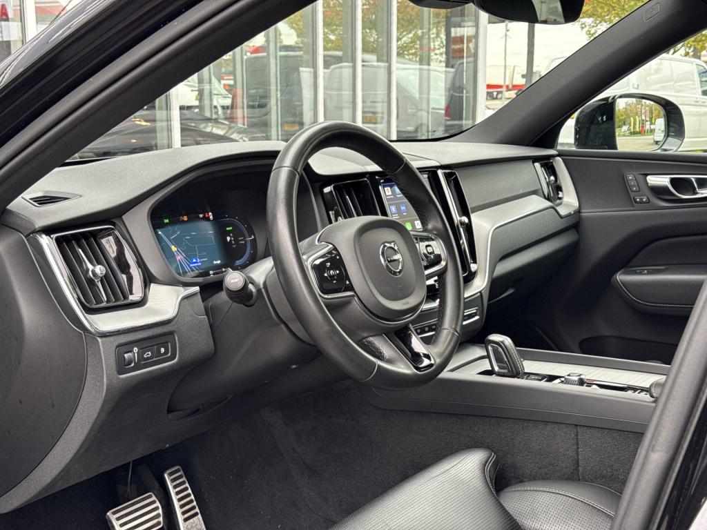 Volvo XC60 2.0 t6 plug-in hybrid awd plus dark r-design | pano | stoelverw.