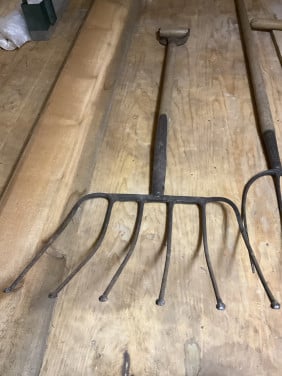 Oud tuingereedschap