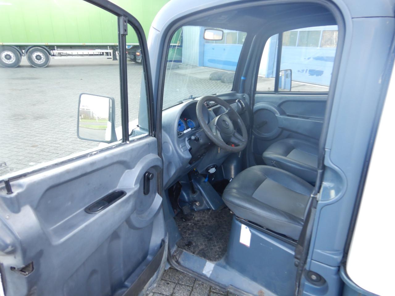 (Aixam) Mega brommobiel met gesloten laadbak