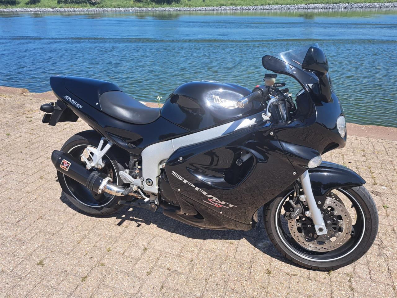 Triumph Sprint ST 955i ST inruiler (opknapper)