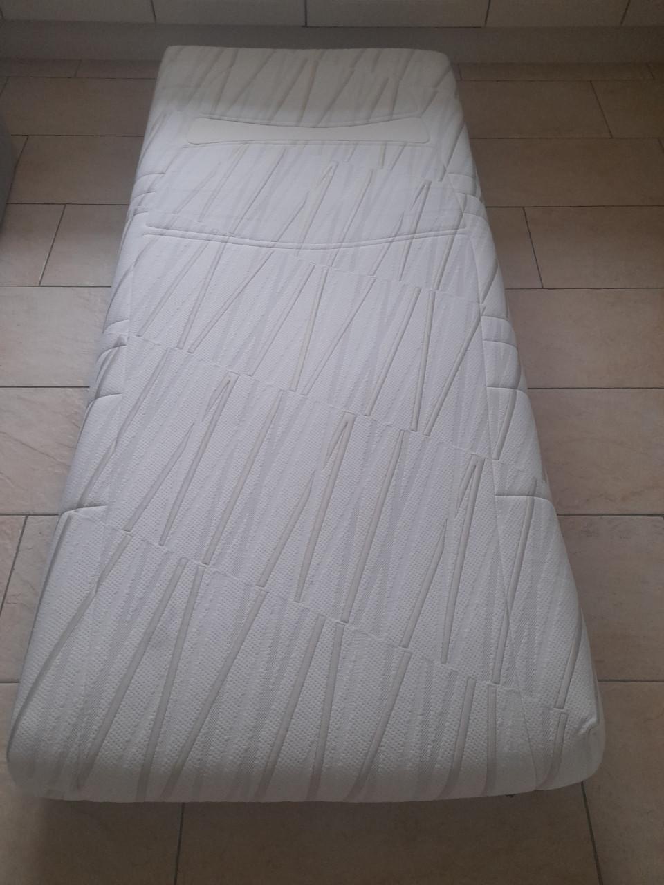 Auping matras medium 90 x 200 x 25 (in goede nette staat )