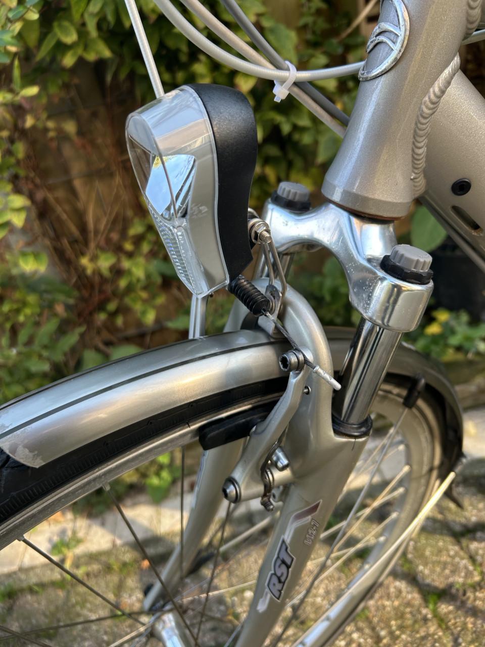 Herenfiets Giant Custom Dual Drive versnellingen. Veel nieuwe onderdelen.