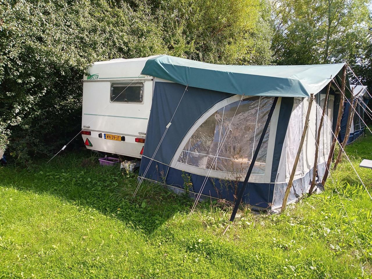 Caravan Delta 390 met voortent