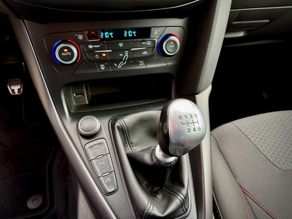 Ford Focus 1.0 st-line navi ecc cruise