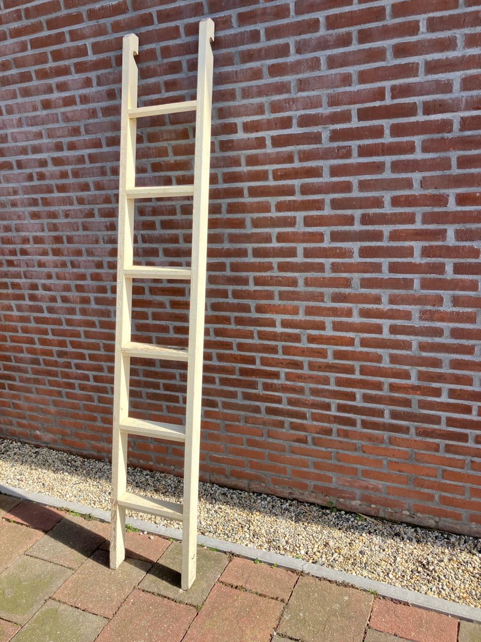 Oude trap - opknapper