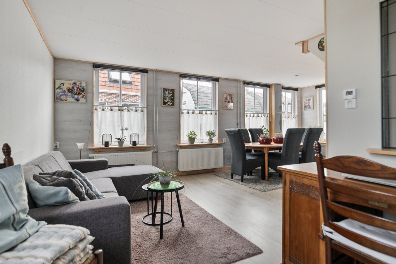 Fluistertip, half vrijstaande woning met fijne tuin, schuur, overkapping