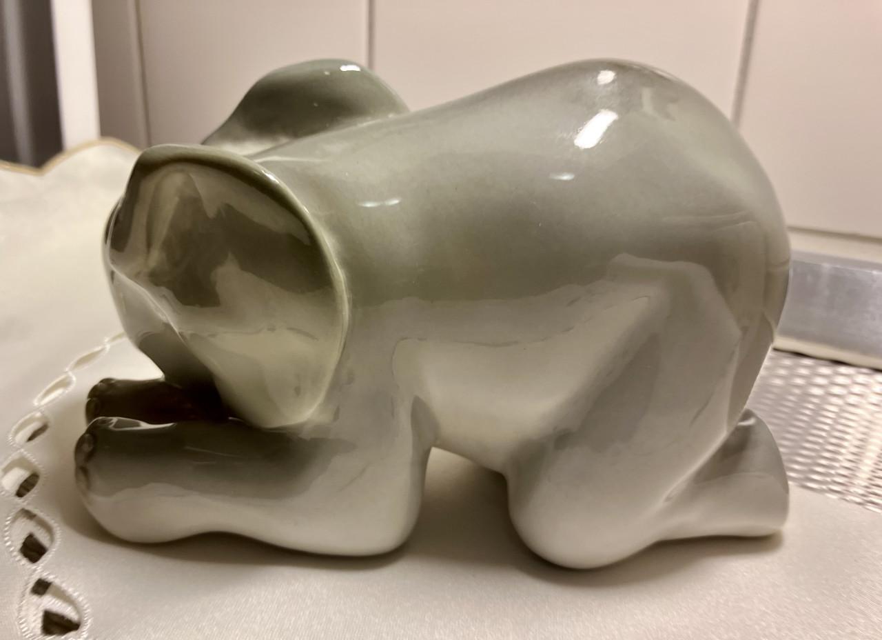 Porseleinen baby olifantje