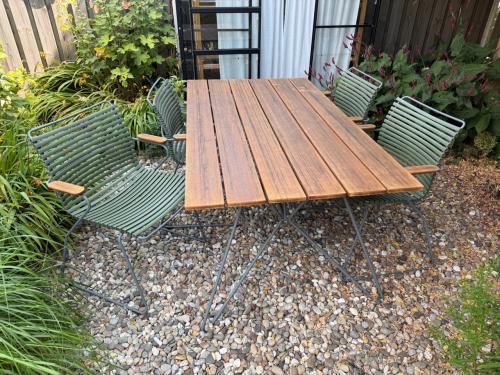 HOUÉ Design Tuinset – tafel + 4 Click Dining armstoelen