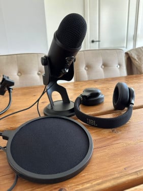 Blue Yeti microfoon + JBL koptelefoon