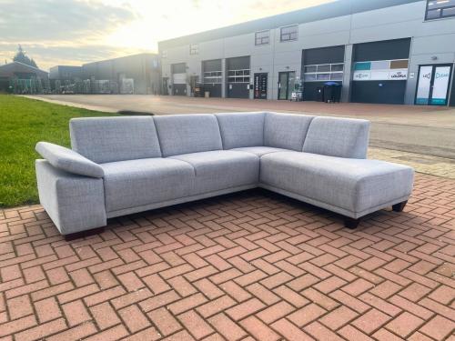 Mooie Grijze Stoffen Hoekbank- Moderne Lounge Zit-Gratis Levering