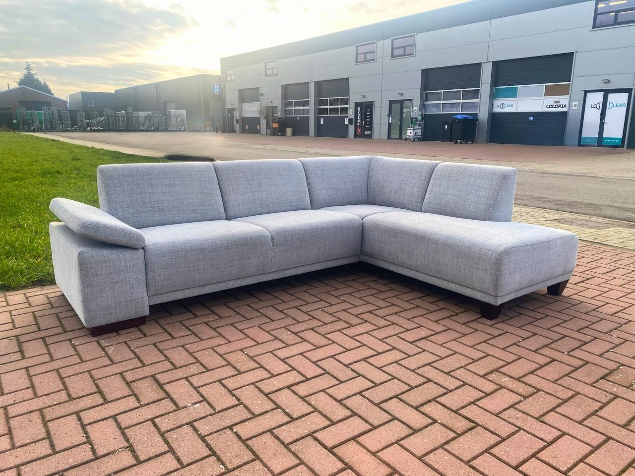 Mooie Grijze Stoffen Hoekbank- Moderne Lounge Zit-Gratis Levering