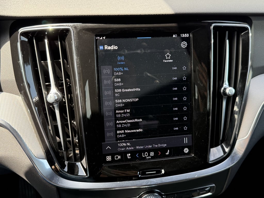 Volvo V60 t6 398pk recharge plus dark| panodak| adap.cruise| trekhaak| cam