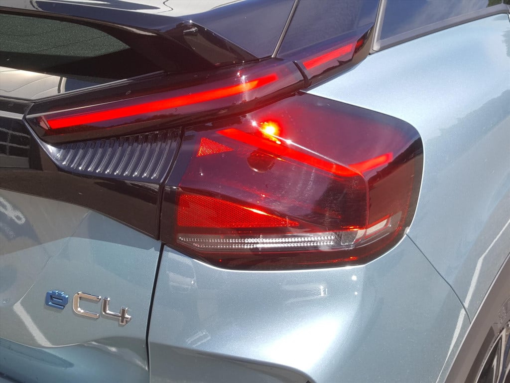 Citroen Ë-c4 feel pack 50kwh 136pk 3-fase navigatie | trekhaak | apple carp