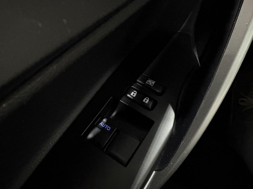 Toyota Auris 1.6 now | lage km-stand |