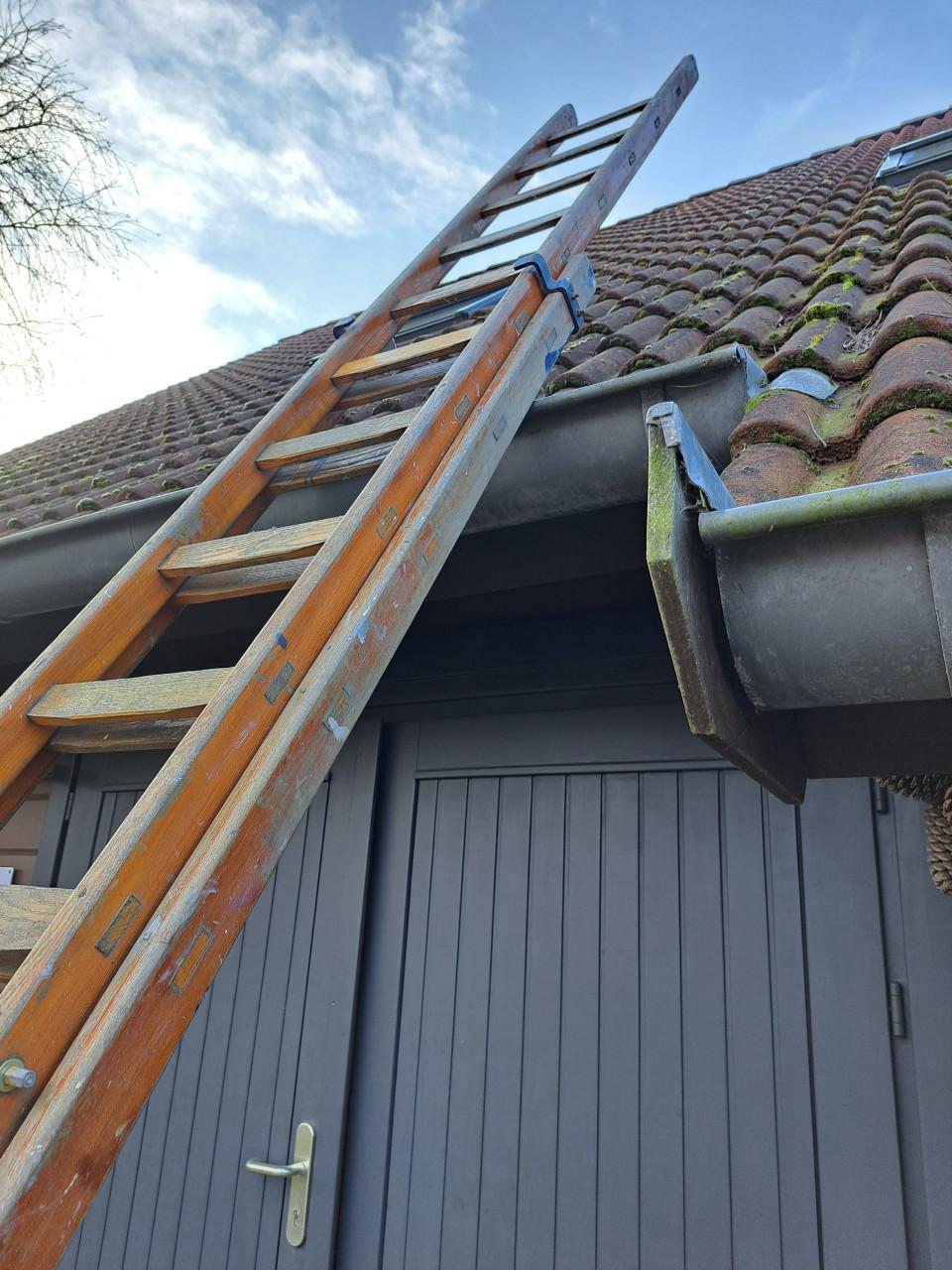 Stevige houten uitschuif ladder 2 x 12 treden