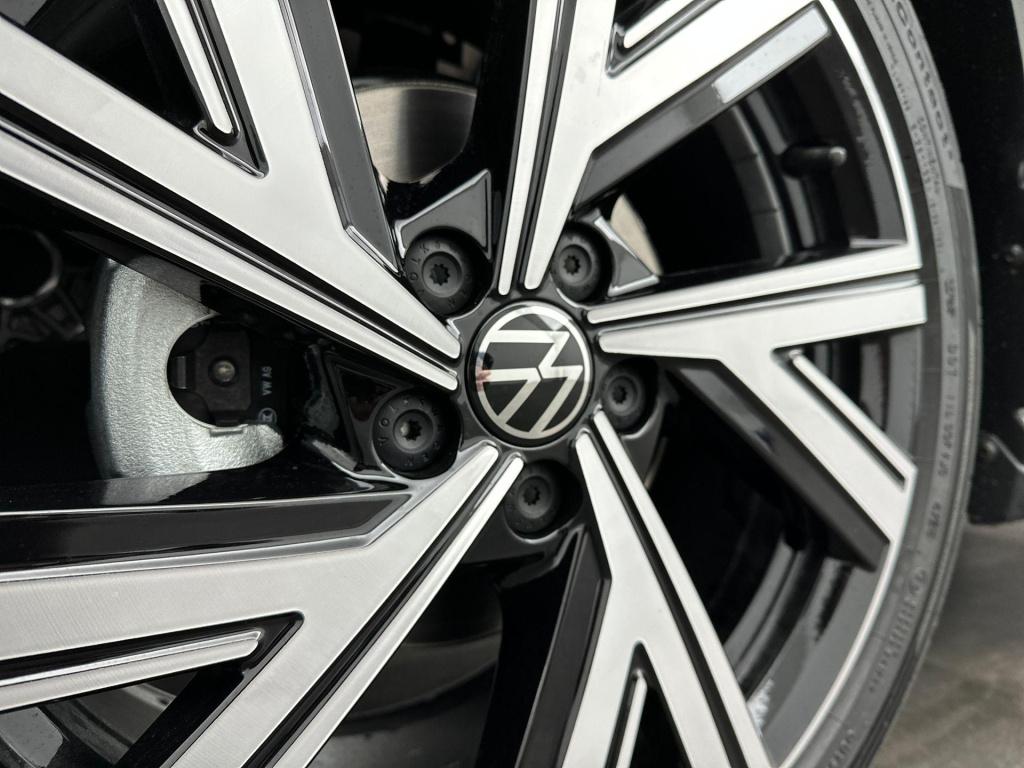 Volkswagen Polo r-line-edition 1.0 70 kw / 95 pk tsi hatchback 7 v
