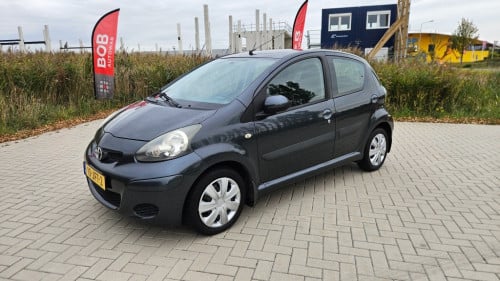Toyota Aygo 1.0-12v comfort 5drs nl auto / nap