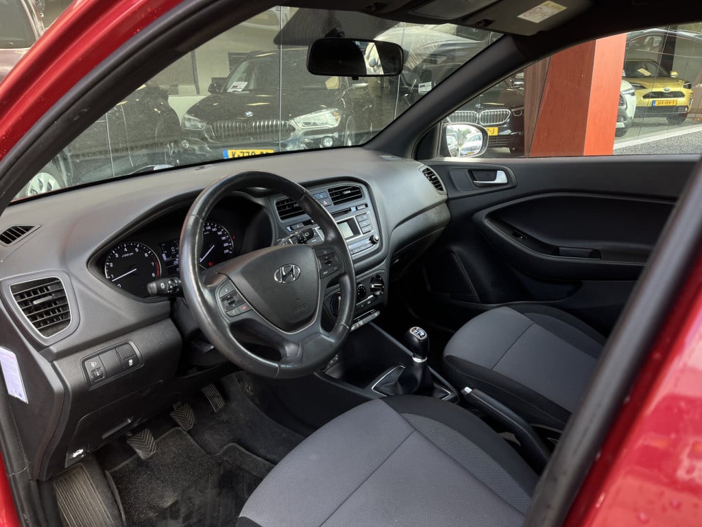 Hyundai I 20 1.2 hp i-motion premium | stuur/stoelverw. | radio | airco