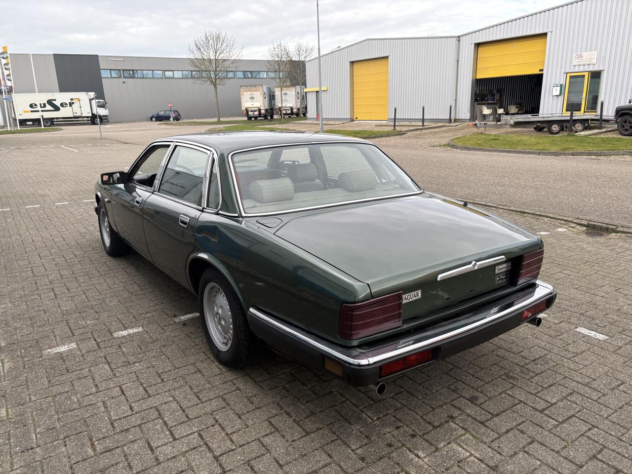 Jaguar XJ40 Sovereign youngtimer