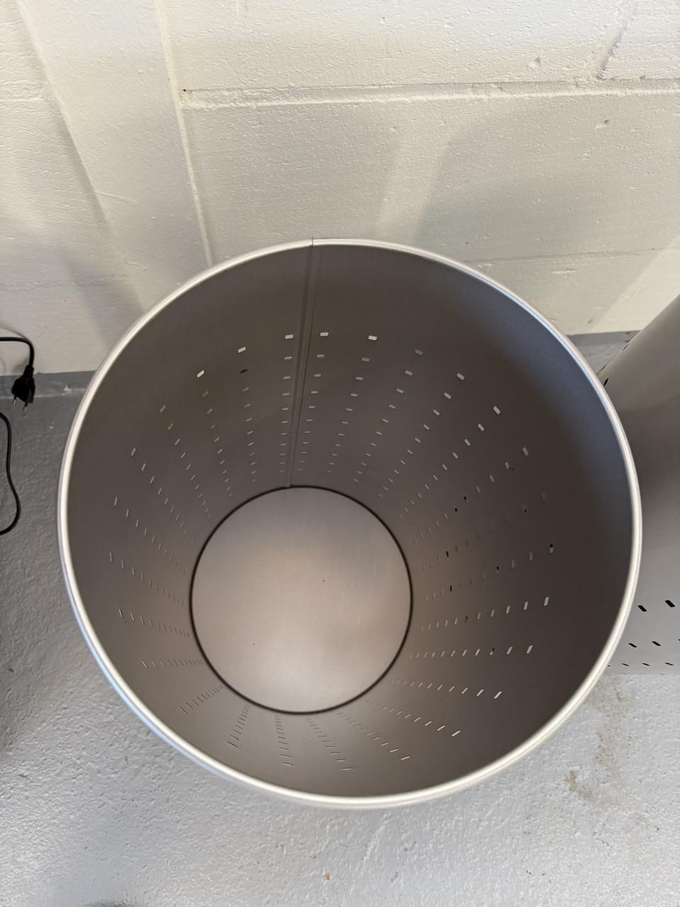 2 wasmanden + 2 zwarte spiegels